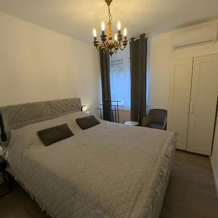 Freya Apartment